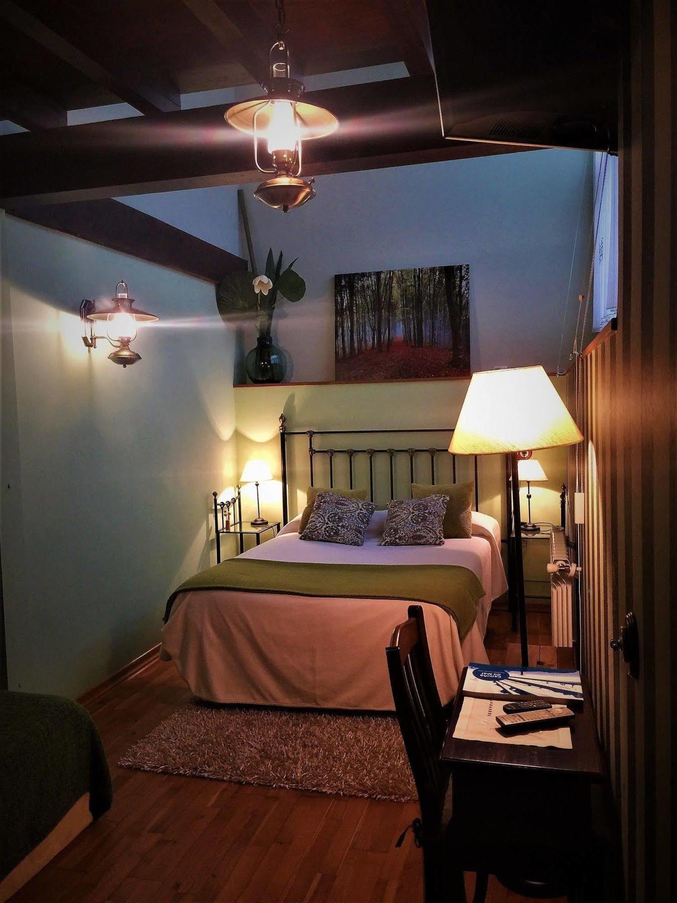 Os Tres Teixos Hotell Adelán Exteriör bild